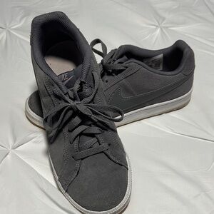 Nike women’s  Charcoal Sneakers